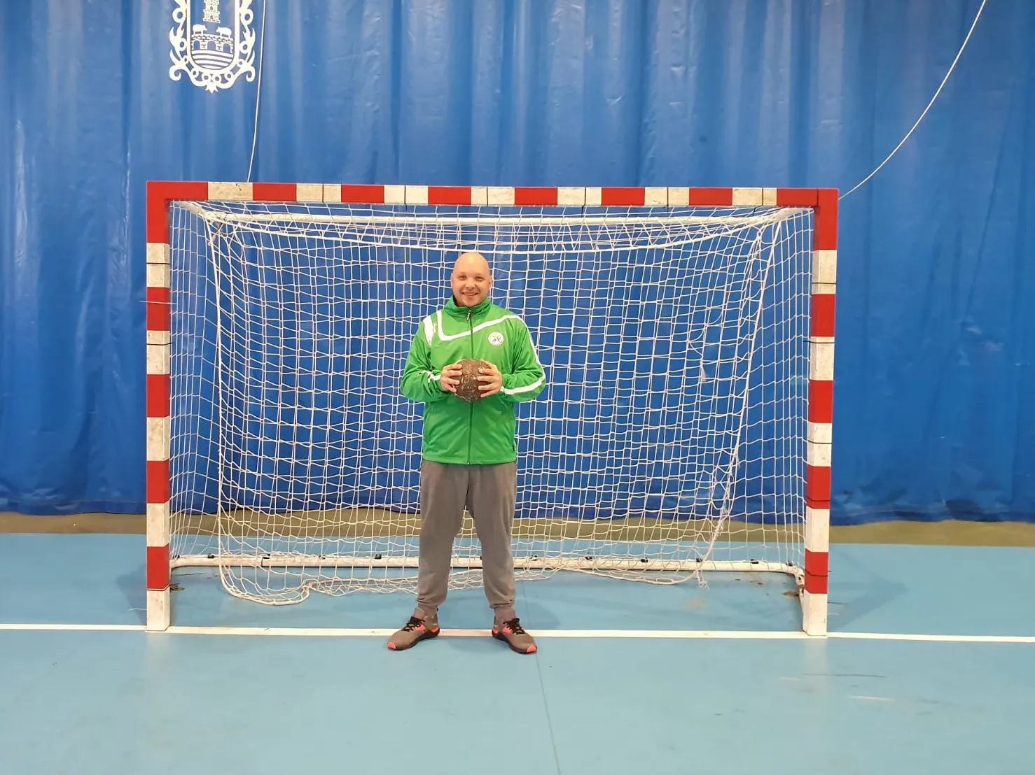 Óscar Allegue defende a portaría do Clube de Balonmán Pontedeume.