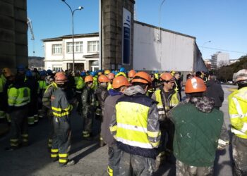 Archivo- Protesta de los trabajadores del naval frente a la puerta de Navantia Ferrol