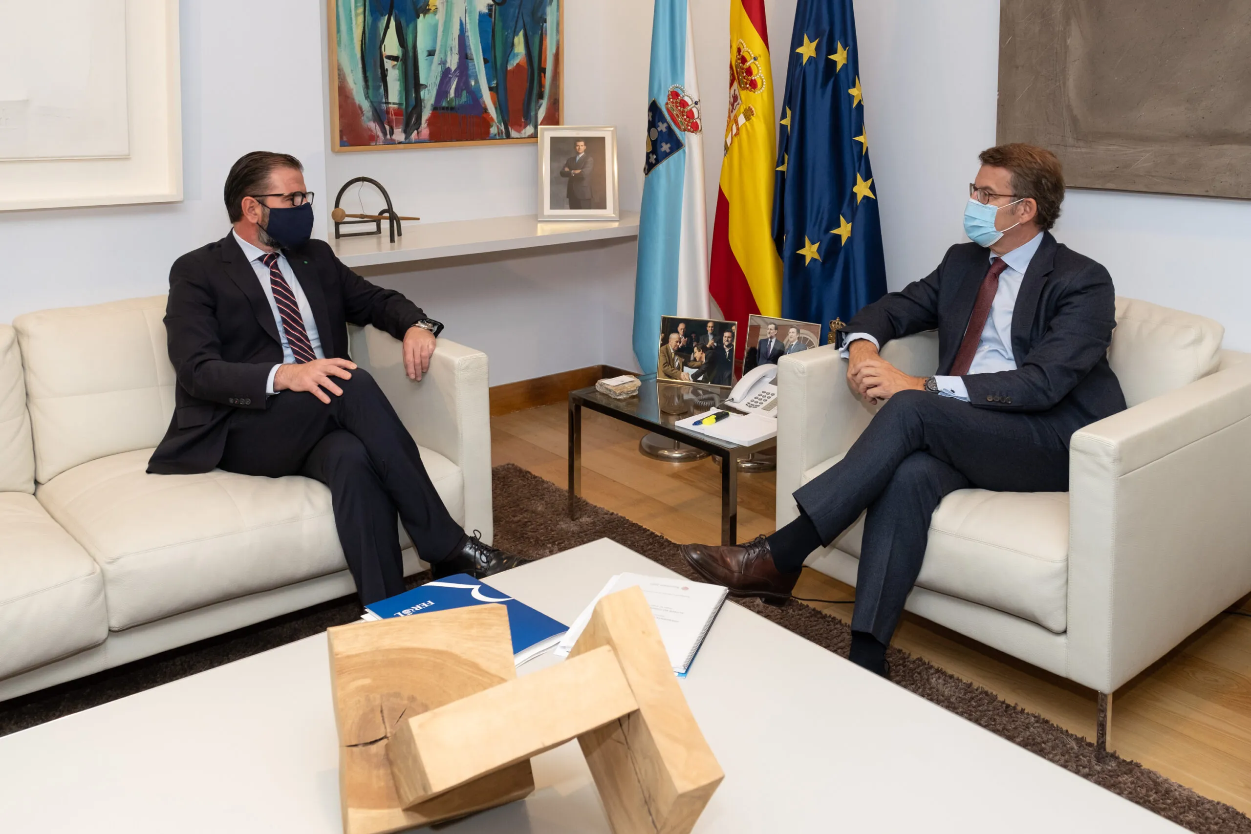 O titular do Goberno galego, Alberto Núñez Feijóo, reúnese co alcalde de Ferrol, Ángel Mato. Santiago de Compostela, 20/10/2020.
