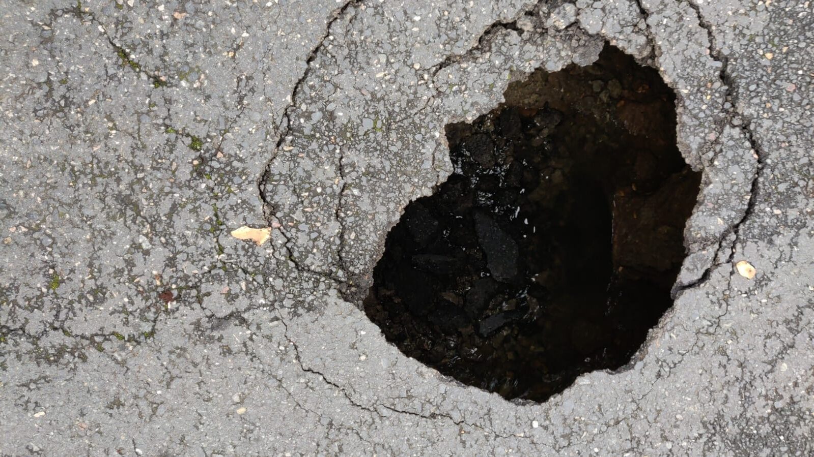 Así quedó la calzada de la calle Regueiro