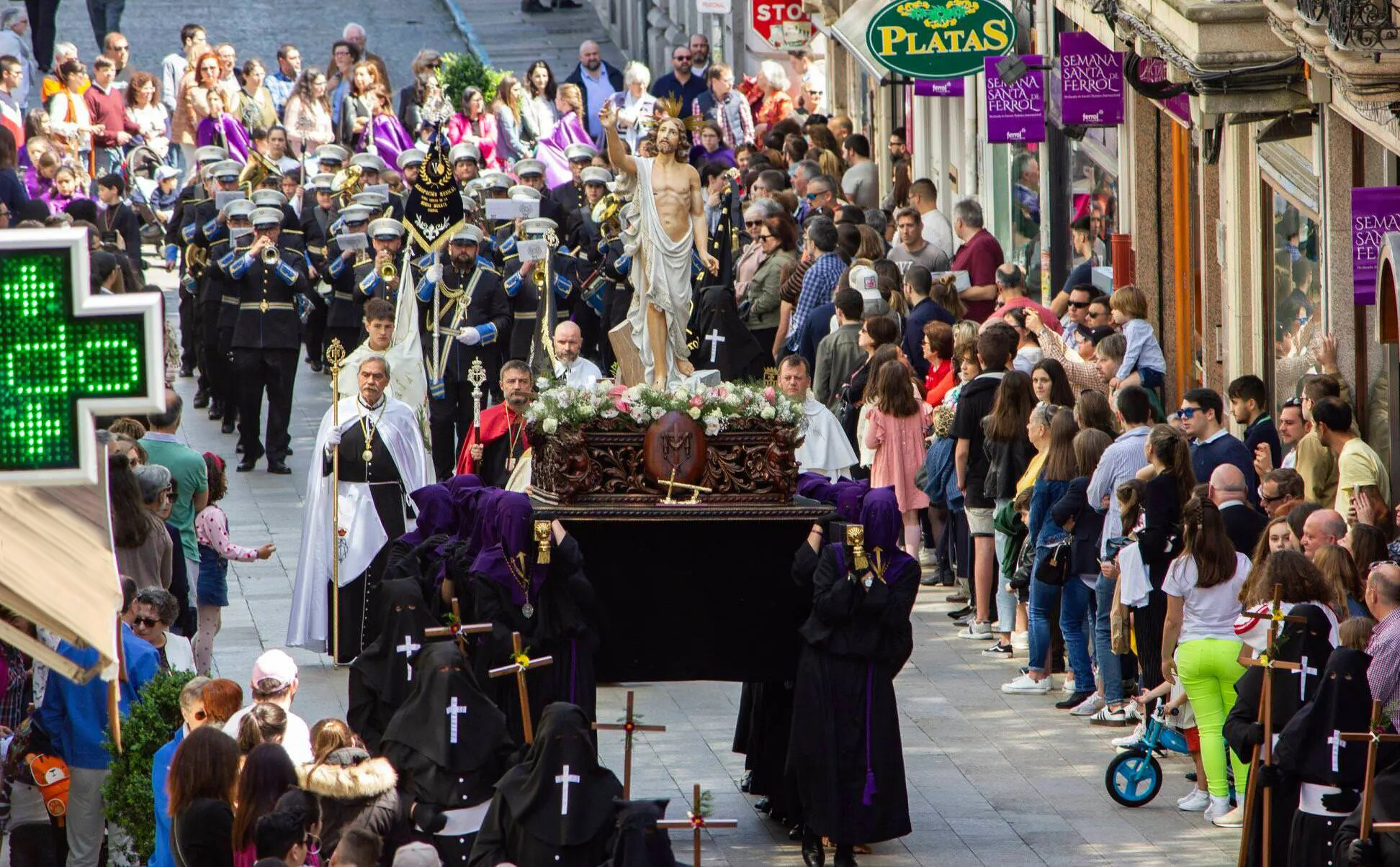 Cofradía de la Soledad en la Semana Santa de Ferrol en años anteriores