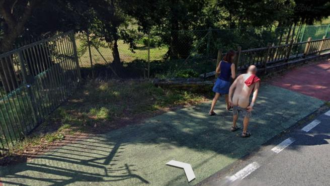 La imagen viral del vecino de As Pontes | Google Street View