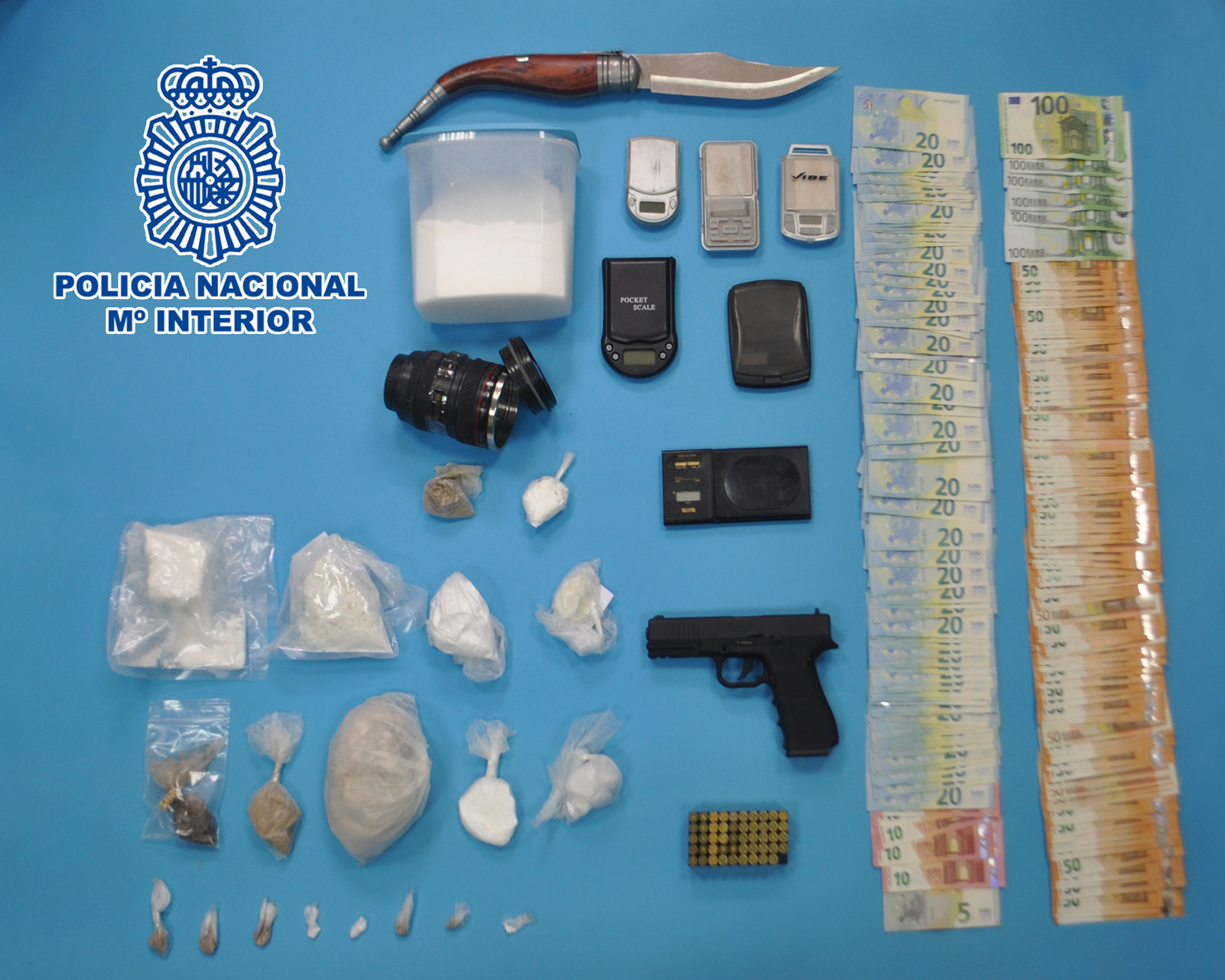 Parte del material incautado por la Policía Nacional