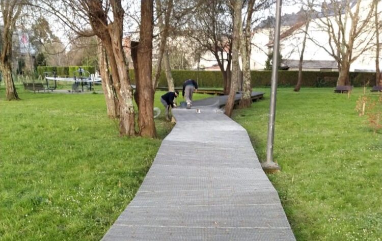 Operarios en el paseo de Freixeiro