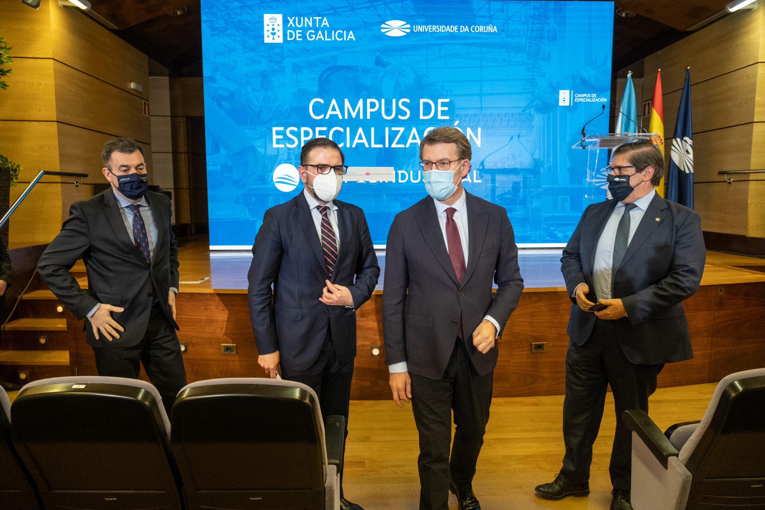 El Salón de Actos del Vicerrectorado acogió la entrega de la certificación oficial al campus