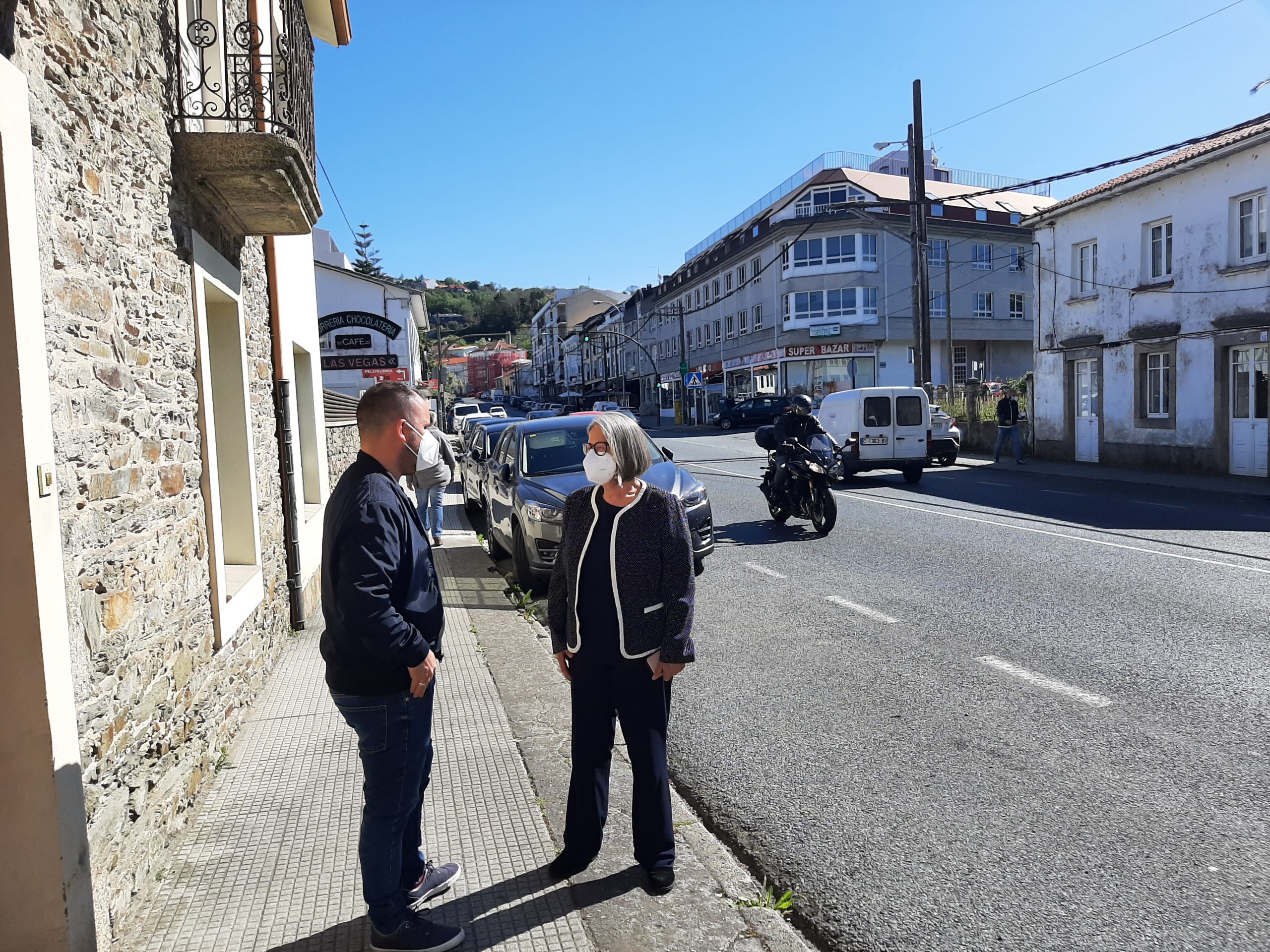 El regidor y la subdelegada del Gobierno visitaron el vial que vertebra el municipio