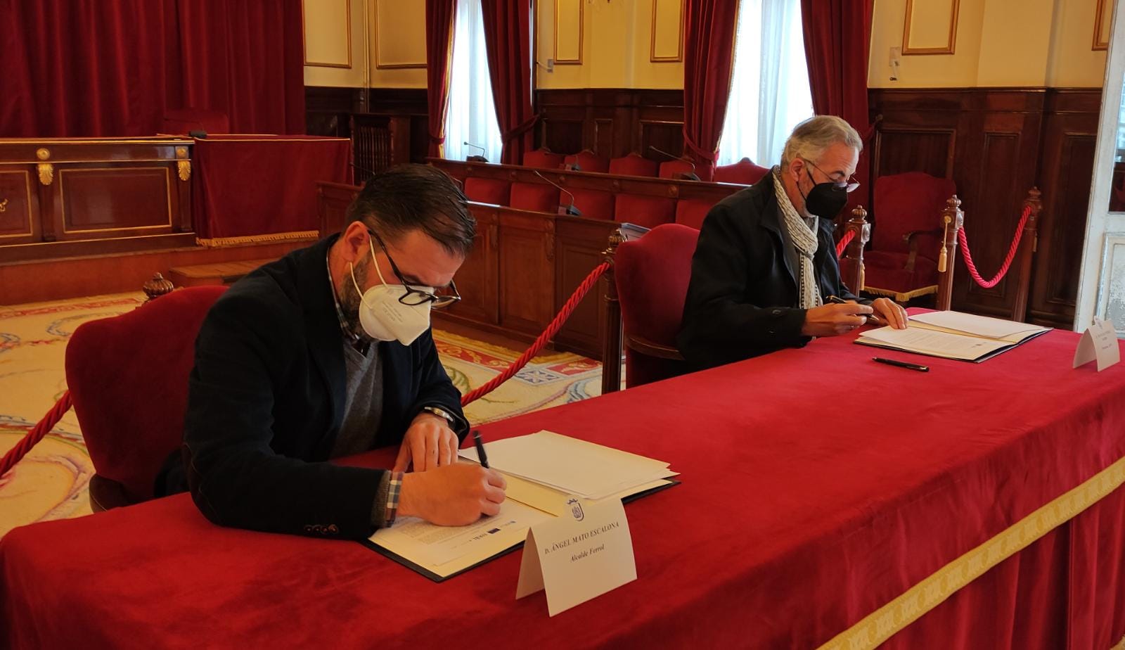 Firma del convenio de colaboración entre el Concello de Ferrol y APIN