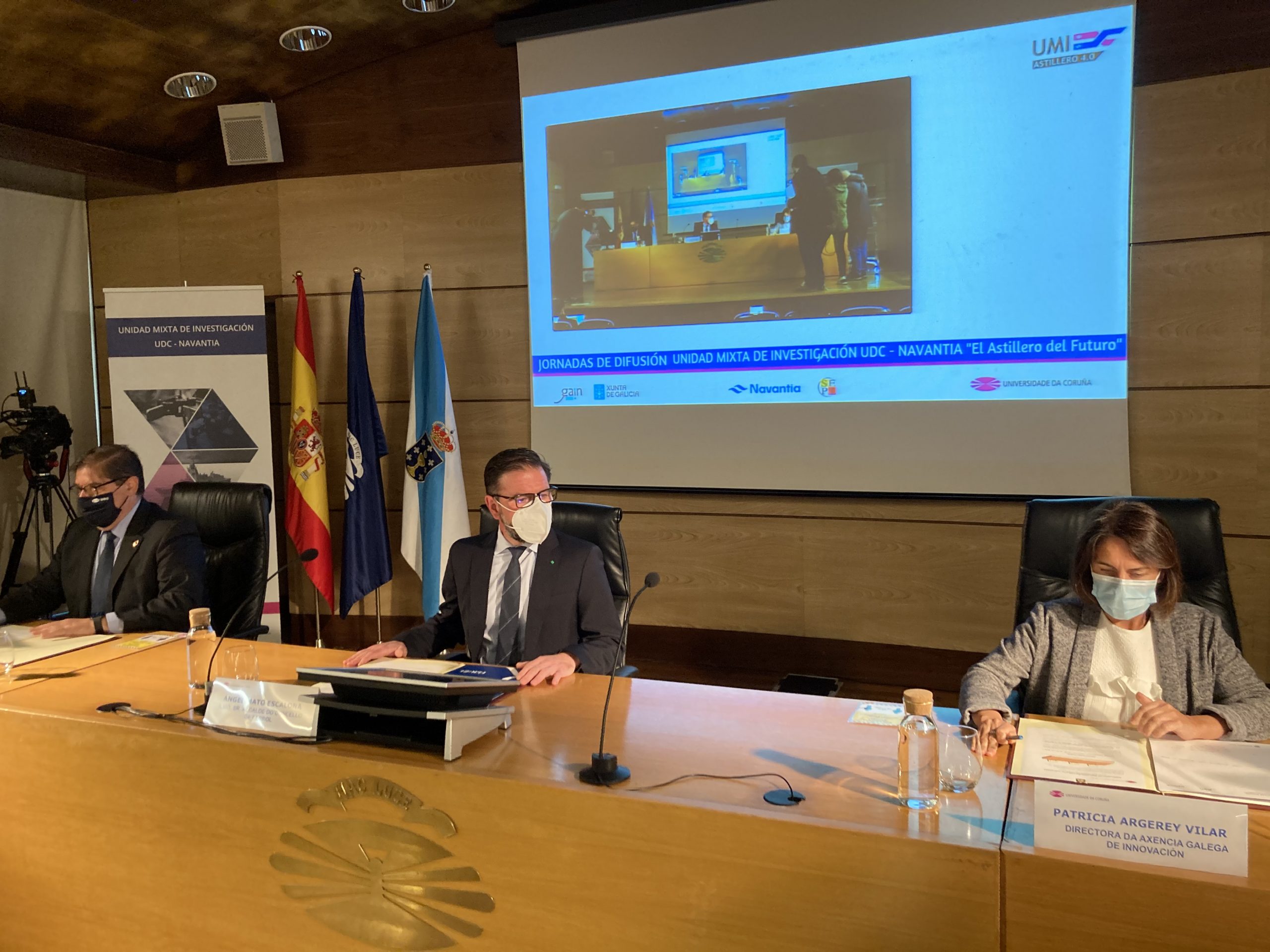 Mato presidió la jornada de difusión de la UMI en el Campus de Ferrol