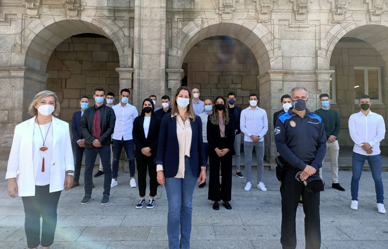 La toma de posesión de los nuevos agentes esta mañana. | CONCELLO DE LUGO