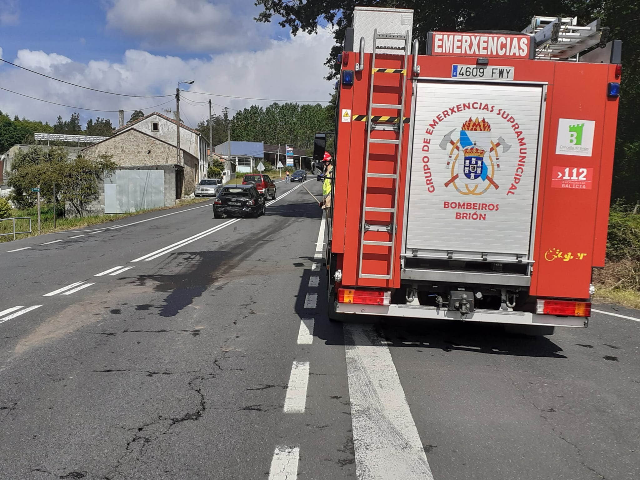 El GES de Brión interviene en el accidente | AYUNTAMIENTO DE BRIÓN