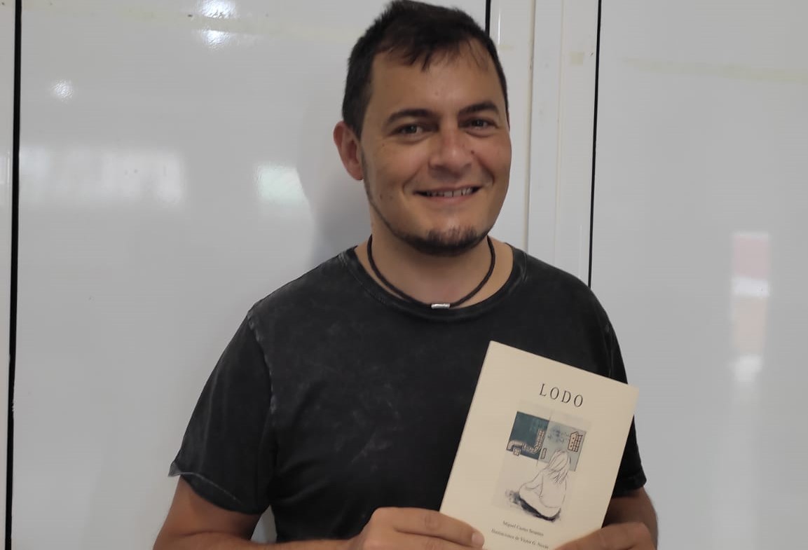 Miguel Castro, presentará hoy al público su primera novela en el Centro Cívico de Canido
