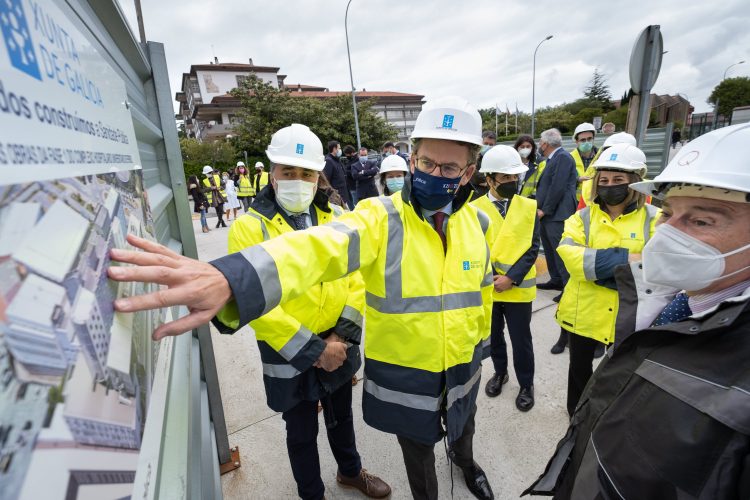 El titular del Gobierno gallego visita las obras de ampliación del Complejo Hospitalario Universitario de Ferrol