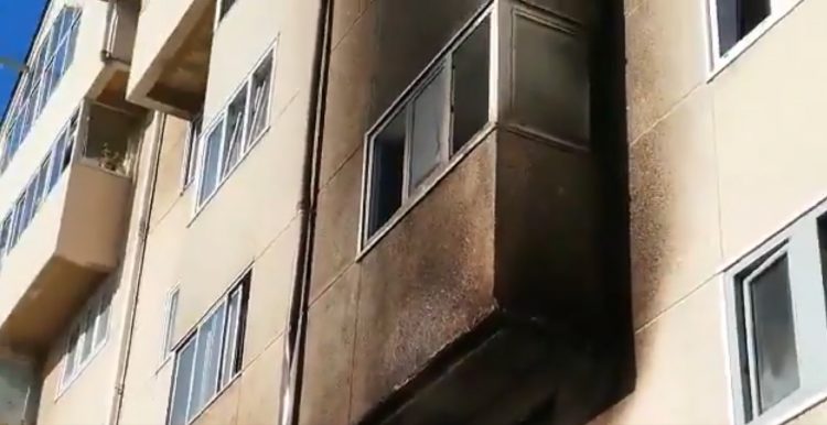 Así quedó la parte exterior del inmueble tras el incendio