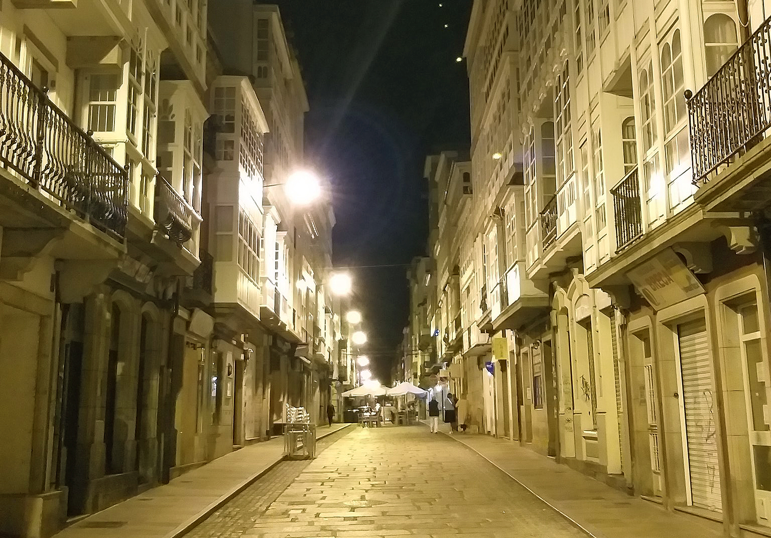 Rúa Magdalena por la noche
