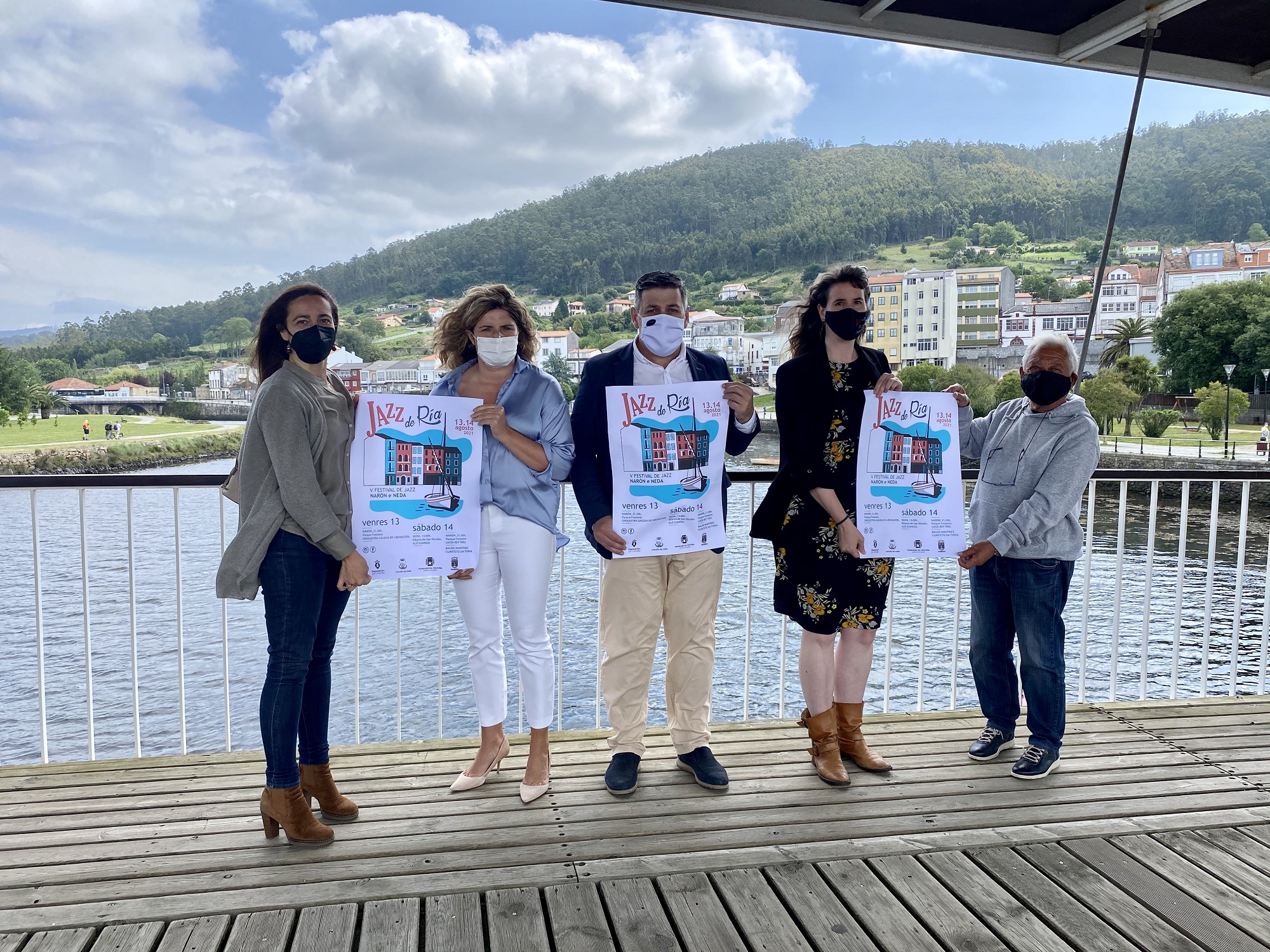 La presentación oficial se realizó en el puente de Xuvia, escenificando la colaboración entre los dos concellos