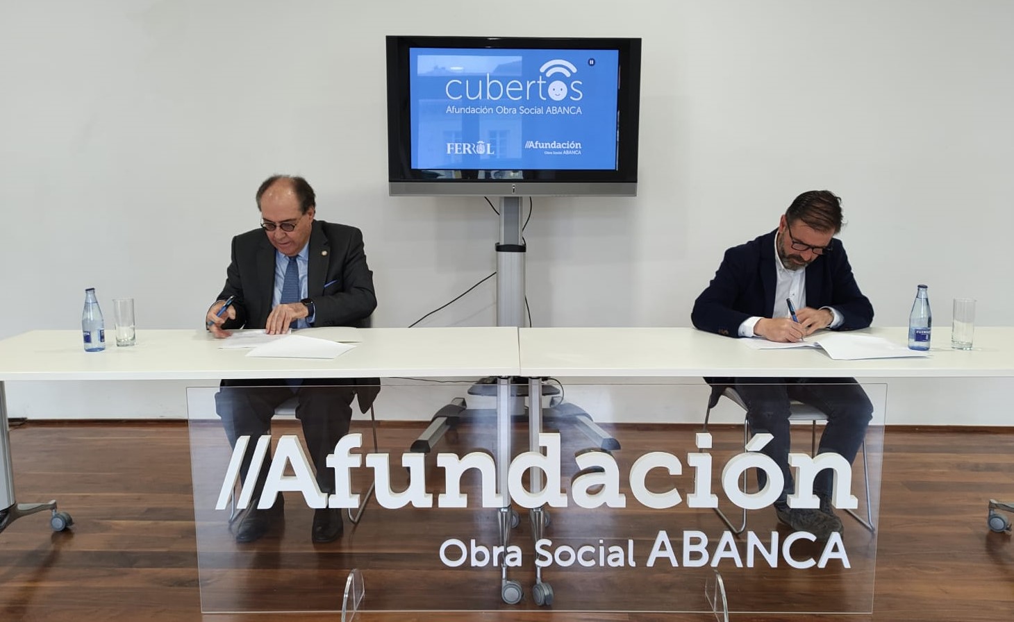 El alcalde de Ferrol, Ángel Mato, y el presidente de Afundación, Miguel Ángel Escotet, firman el convenio de "Cubertos" | CONCELLO DE FERROL
