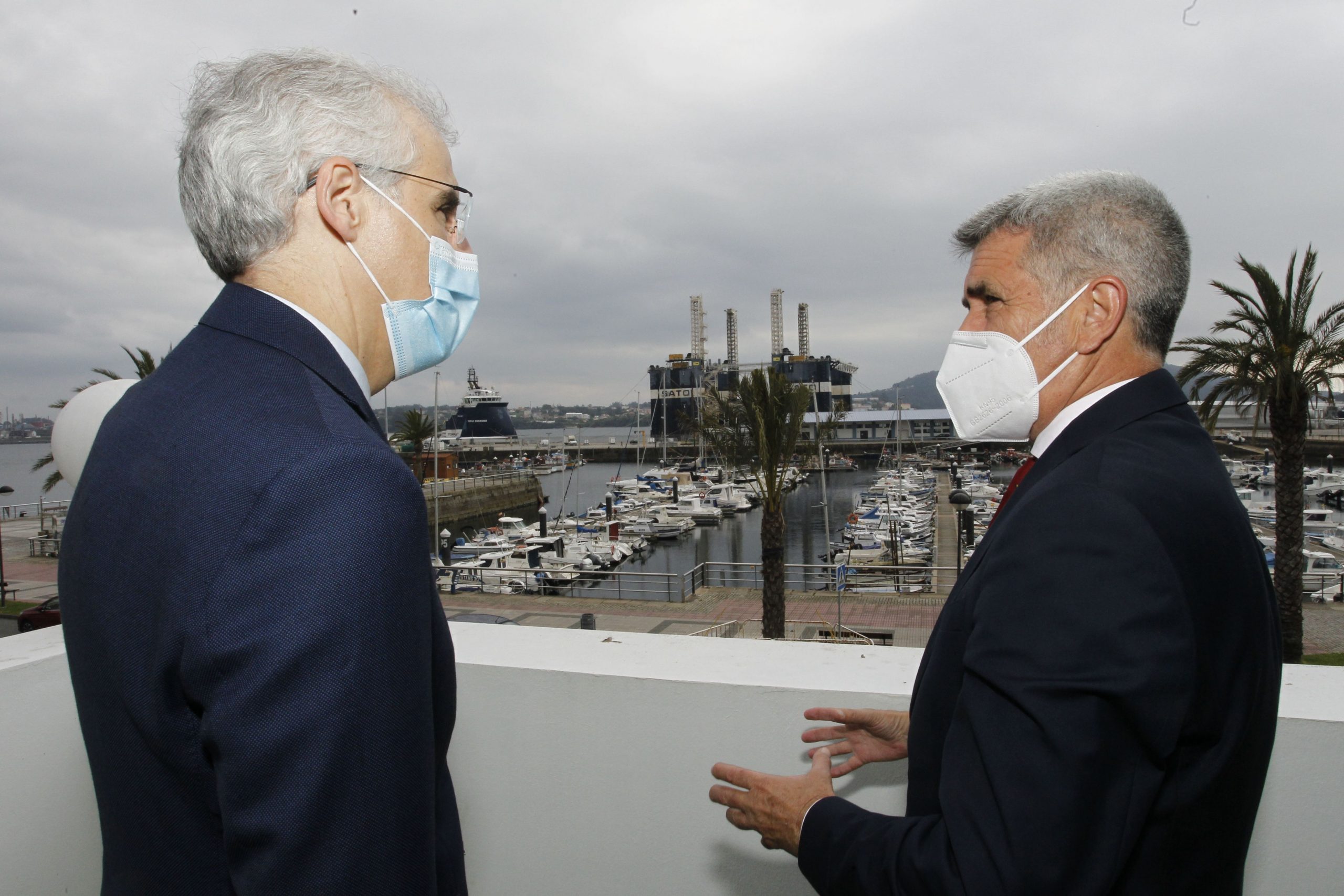 Indalecio Seijo recibió al conselleiro Conde en su despacho del Puerto de Ferrol
