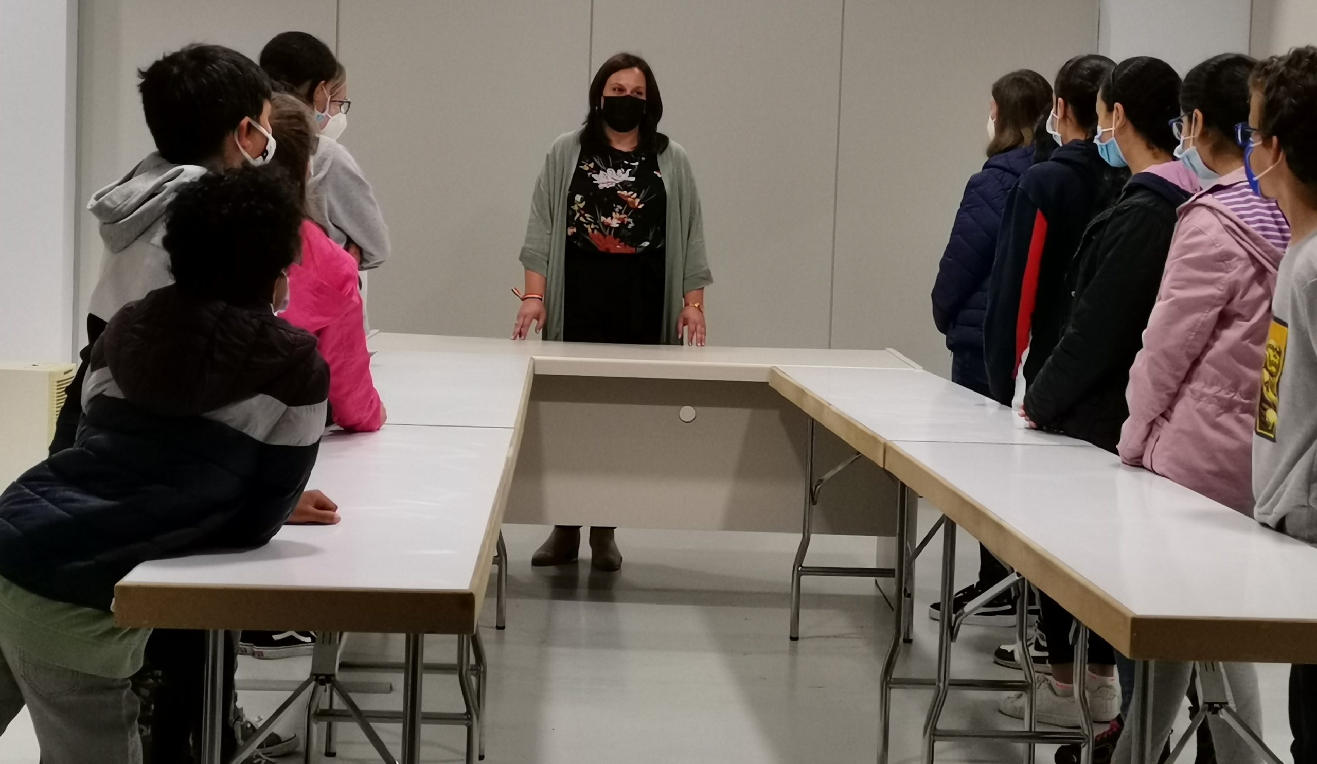 La concejala de Educación de As Pontes, Tania Pardo, clausuró esta mañana una nueva edición del programa de atención educativa a la infancia y adolescencia | CONCELLO DAS PONTES