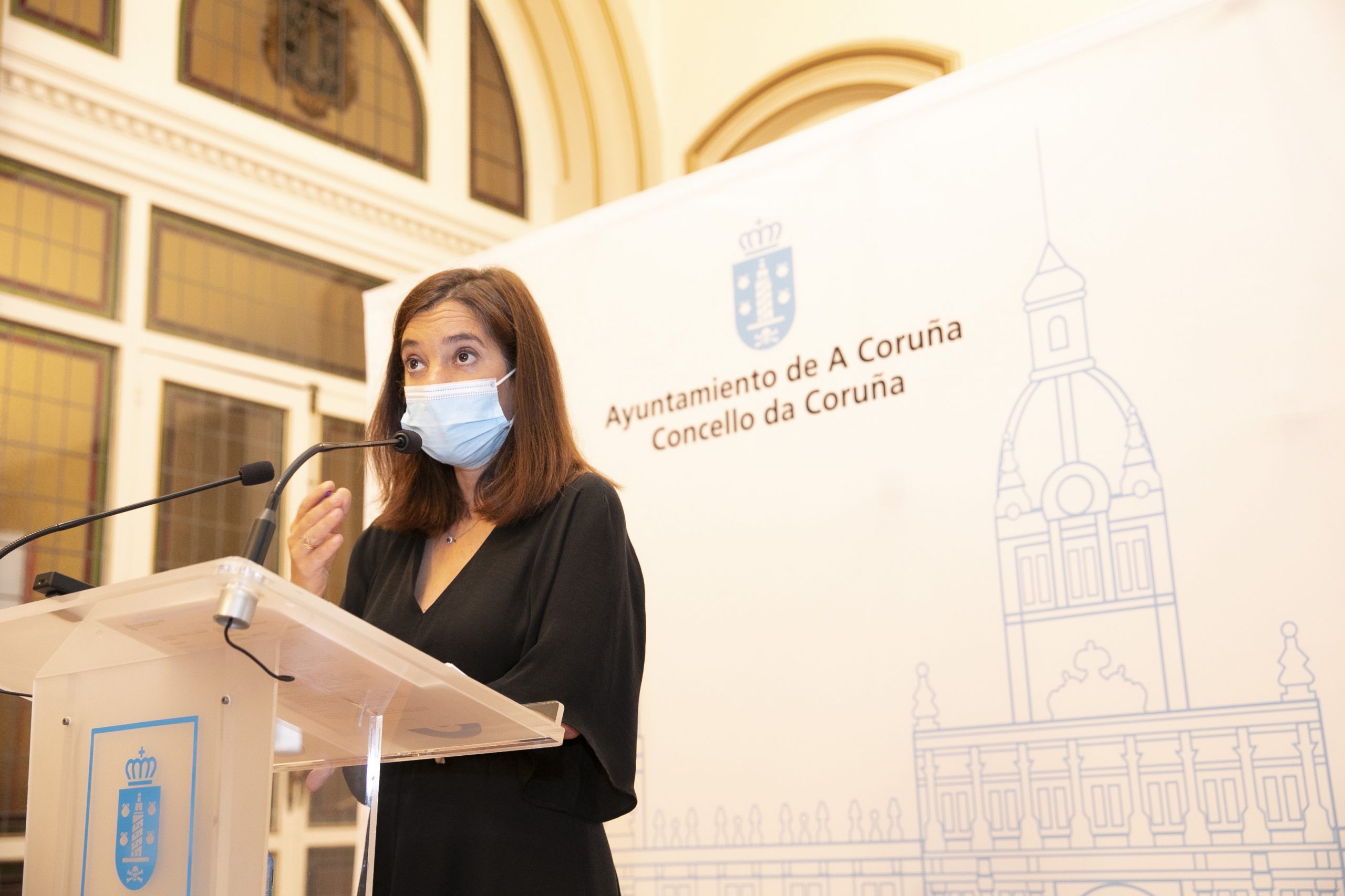 La alcaldesa de A Coruña, Inés Rey, comparece en rueda de prensa en María Pita | AYUNTAMIENTO DE A CORUÑA