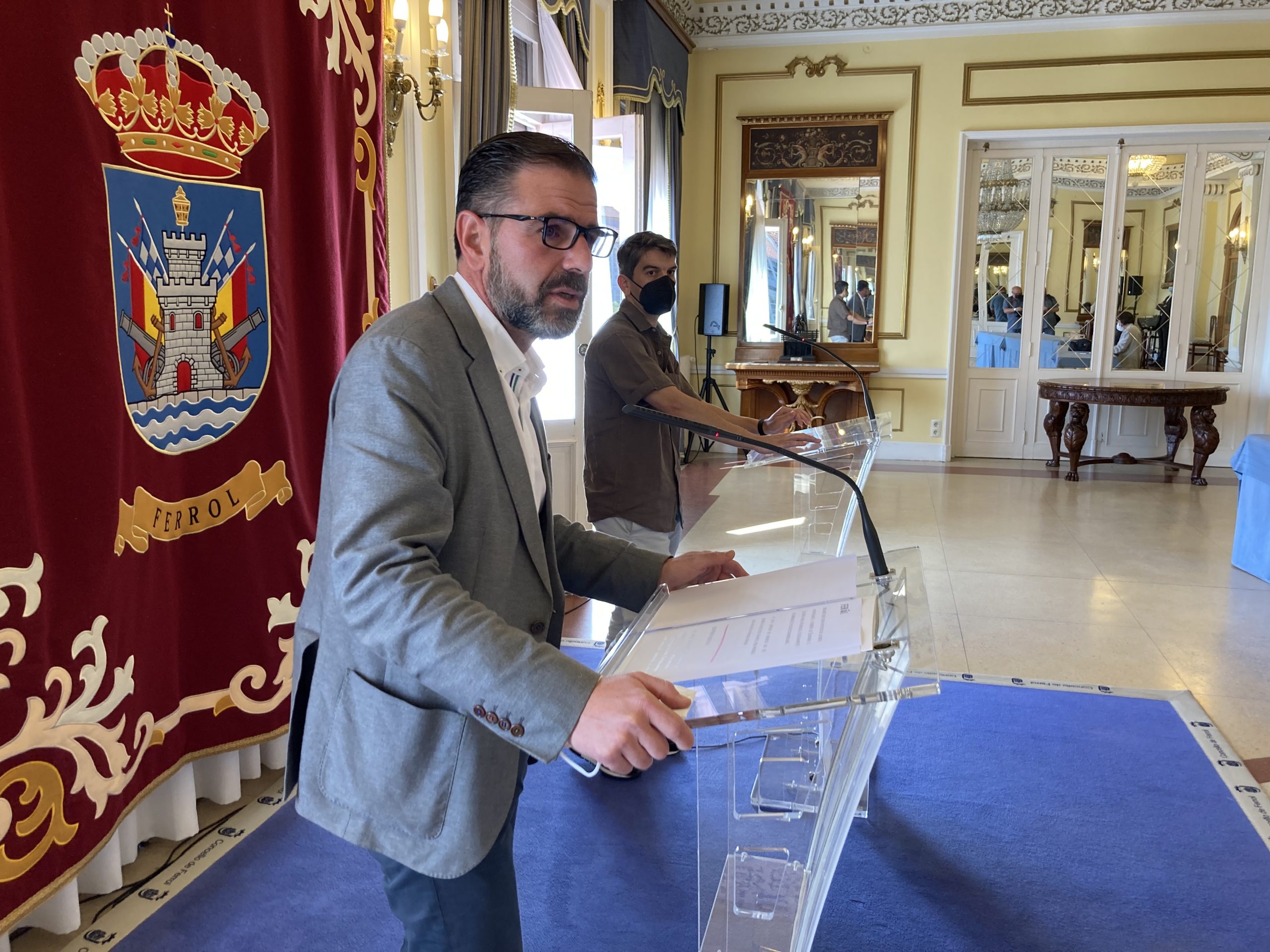 Mato y Suárez comparecieron para explicar el acuerdo entre ambos grupos