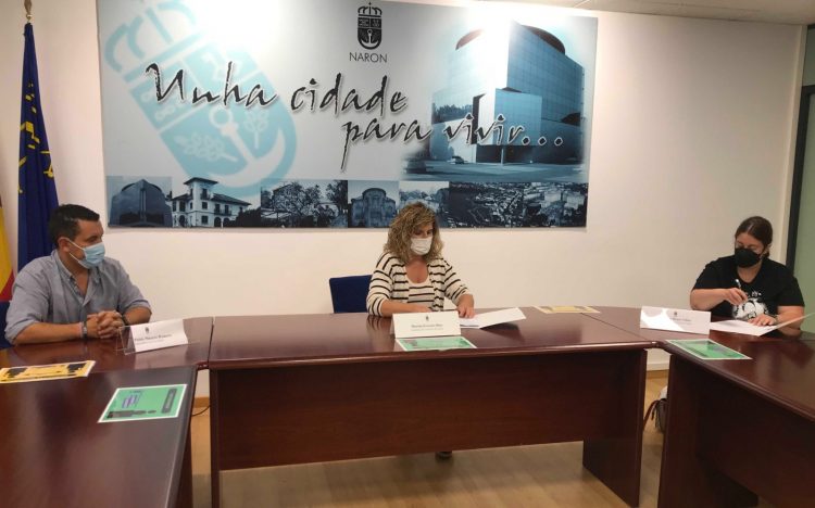 Marián Ferreiro firma los convenios de colaboración | CONCELLO DE NARÓN