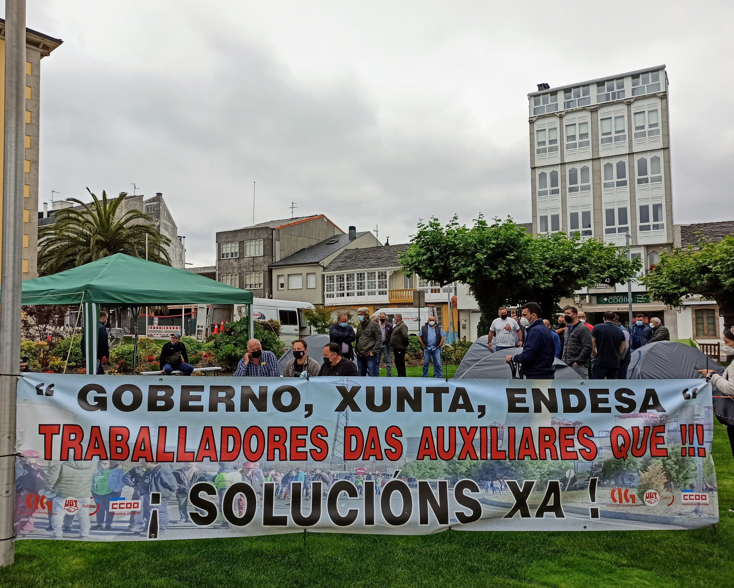 Los trabajadores de las auxiliares de Endesa llevan más de una semana de acampada reivindicativa