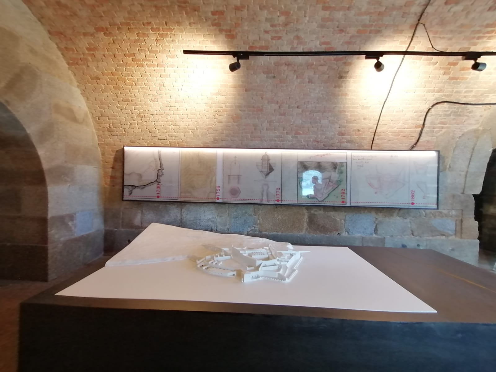 Una de las maquetas del castillo que puede visitarse en la nueva exposición