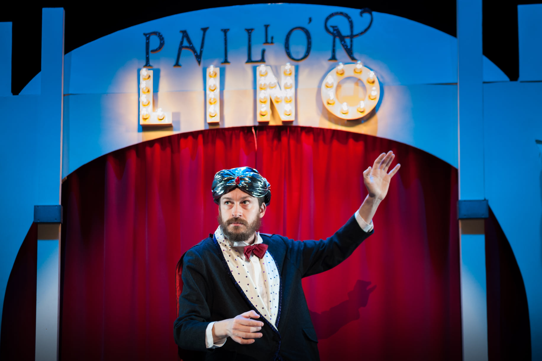 Imagen de la función "Pavillón Lino" | CARAMUXO TEATRO