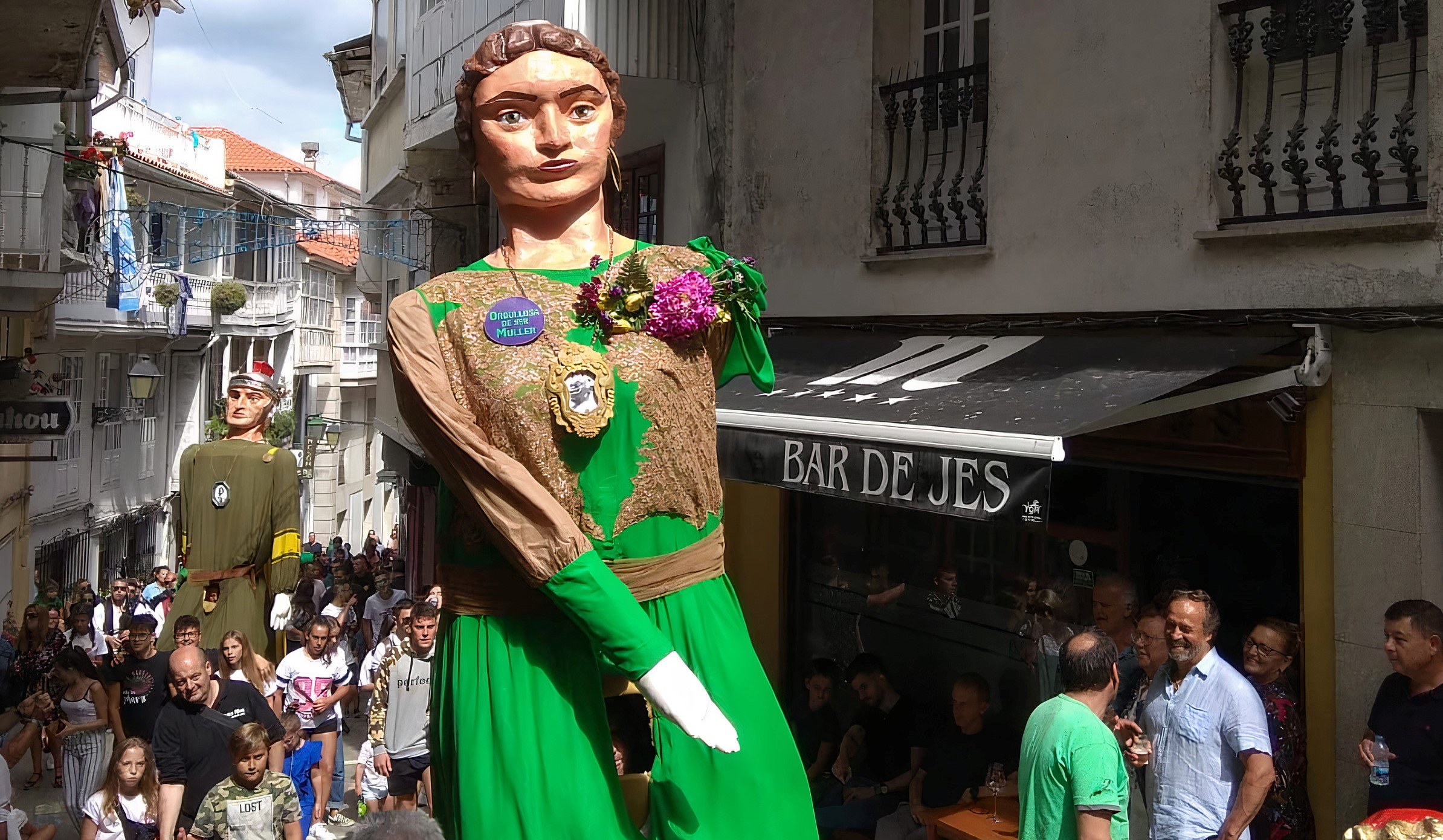 Imagen del pasacalles de mómaros en una edición anterior