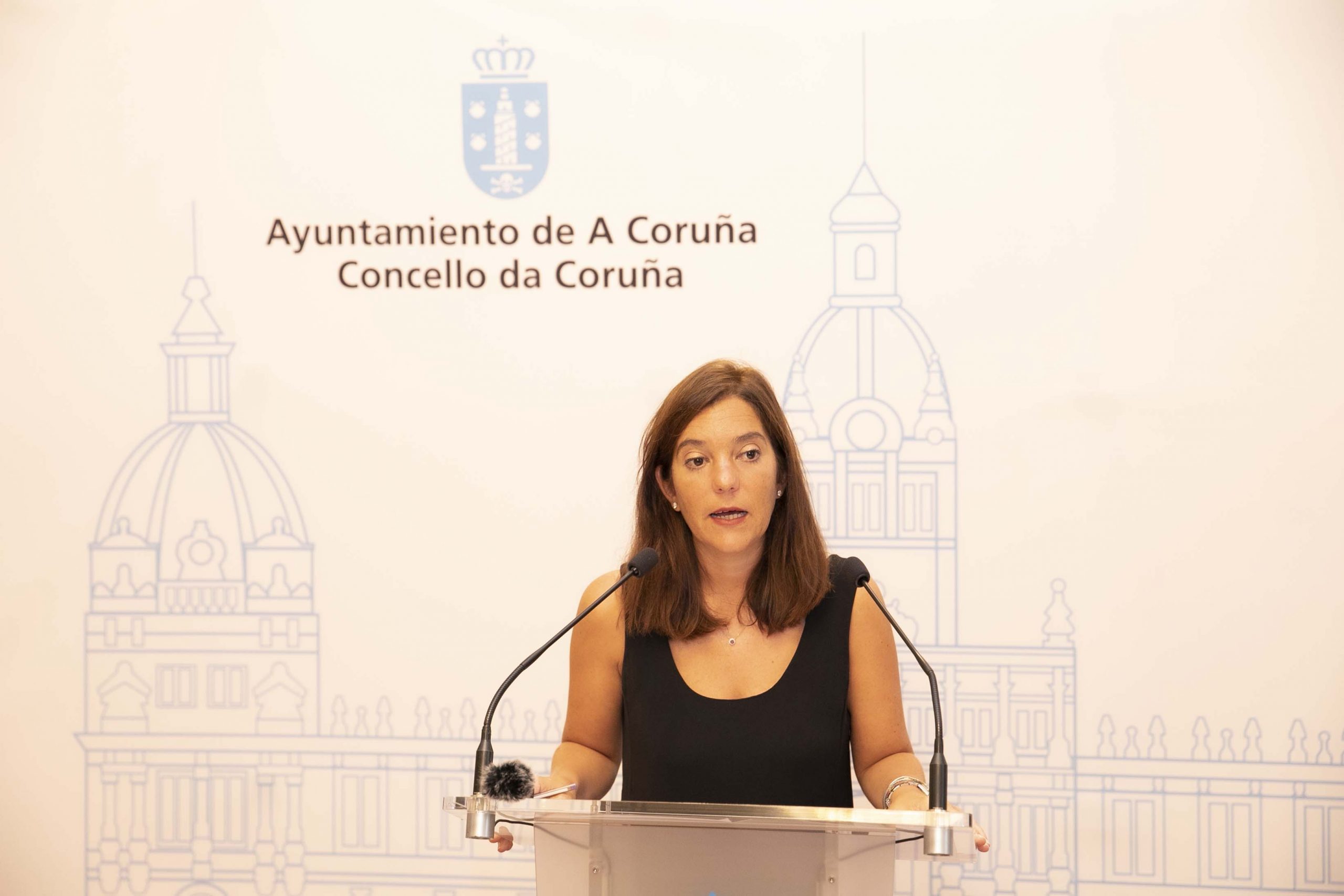 La alcaldesa de A Coruña, Inés Rey, en una rueda de prensa | CONCELLO DA CORUÑA
