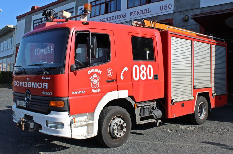 Uno de los camiones bomba utilizados por los bomberos de Ferrol actualmente