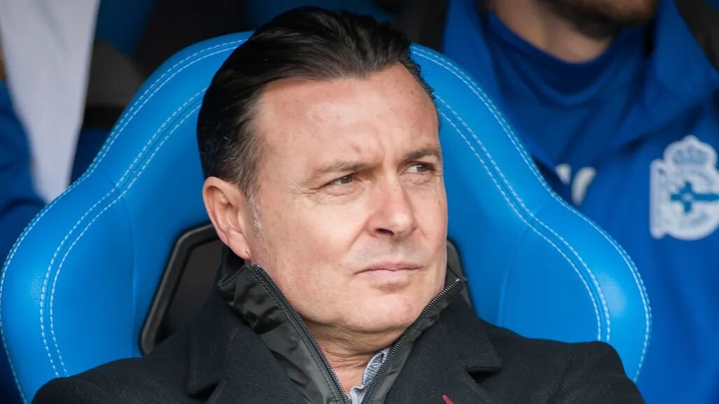 El actual entrenador del Racing de Ferrol jugó, entre otros equipos, en el FC Barcelona y en PSG | EUROPA PRESS