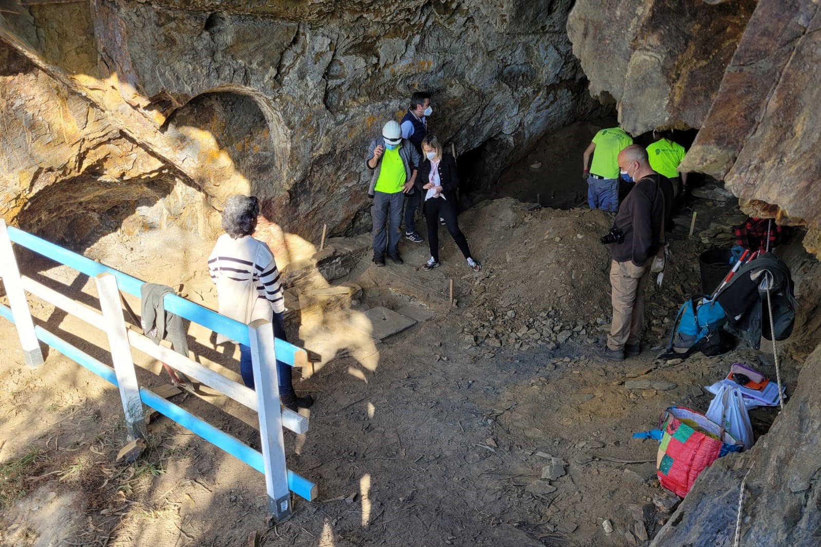 Visita de la alcladesa, María Loureiro, a la cova de San Xoán | CONCELLO DE VIVEIRO