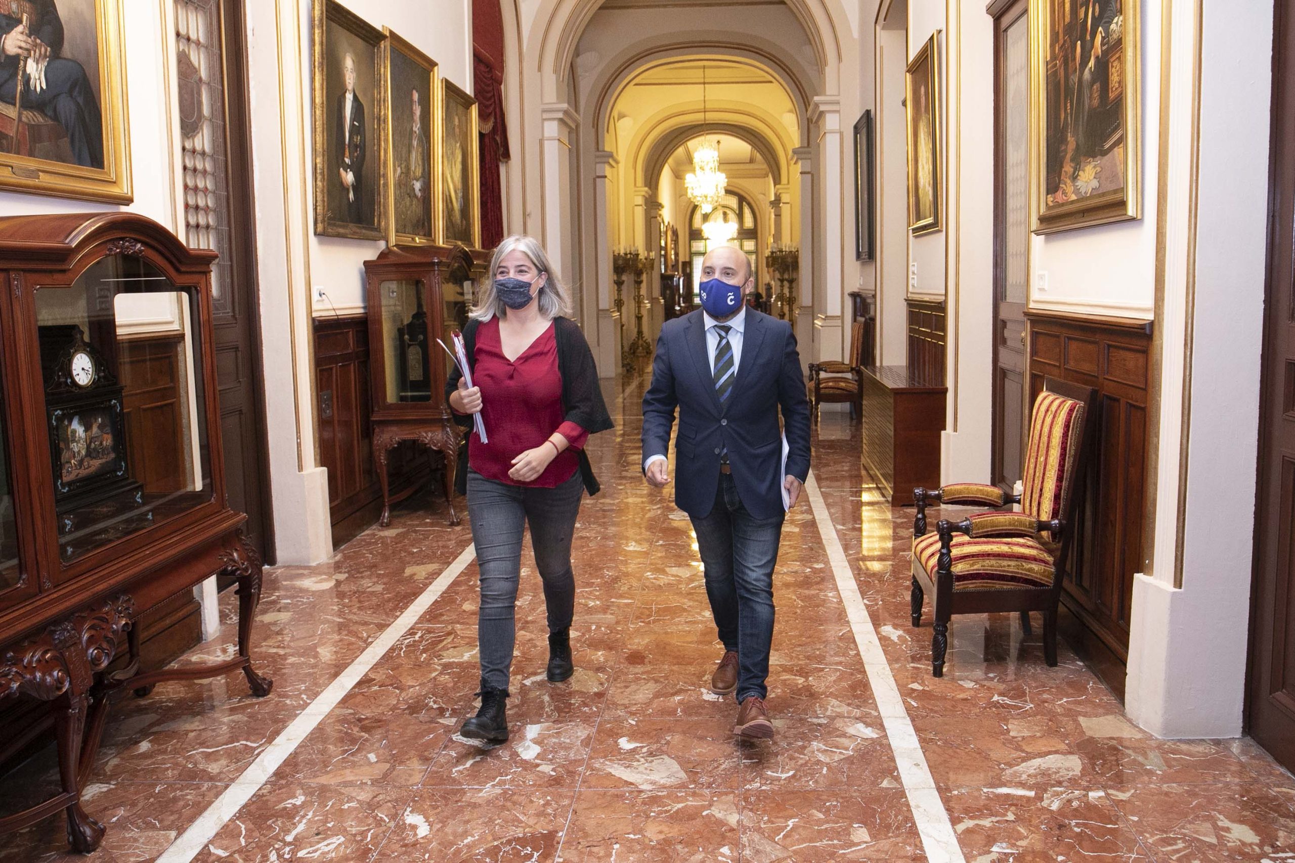 La portavoz de la Marea, María García, y el portavoz del Gobierno local, José Manuel Lage | CONCELLO DA CORUÑA
