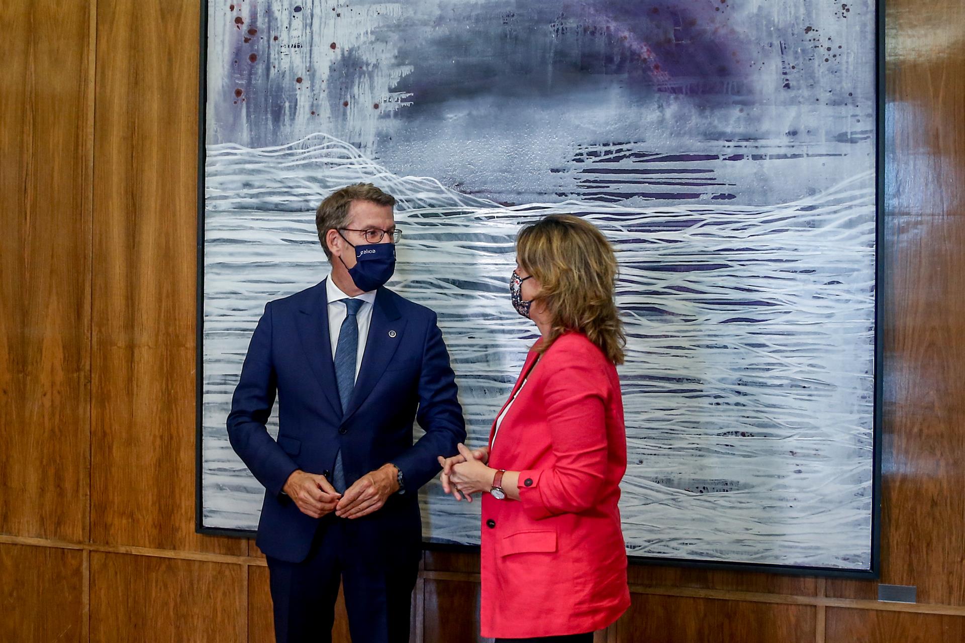 El presidente de la Xunta se reunió ayer por la tarde con la vicepresidenta tercera y ministra para la Transición Ecológica y el Reto Demográfico, Teresa Ribera