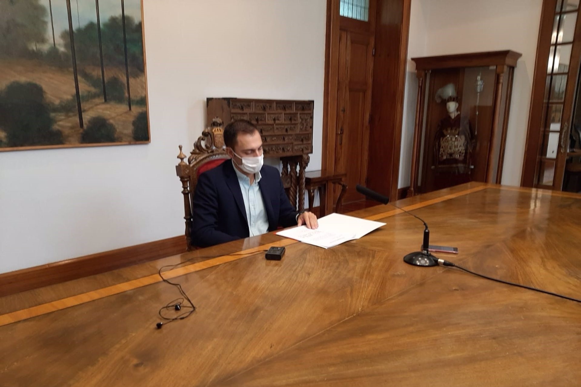 El diputado de promoción económica, Pablo Rivera, da una rueda de prensa en la Diputación de Lugo | DIPUTACIÓN DE LUGO