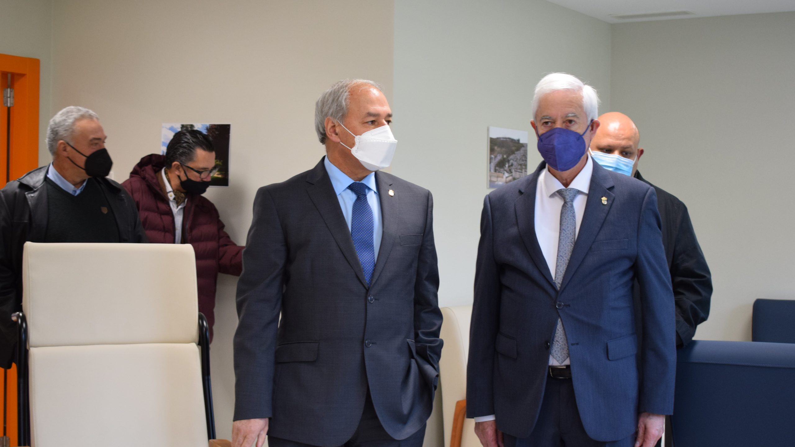 José Tomé inaugura la residencia de Meira