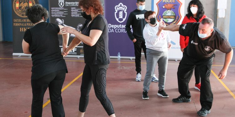 Curso de defensa personal organizado este mes por la Diputación en Ortigueira