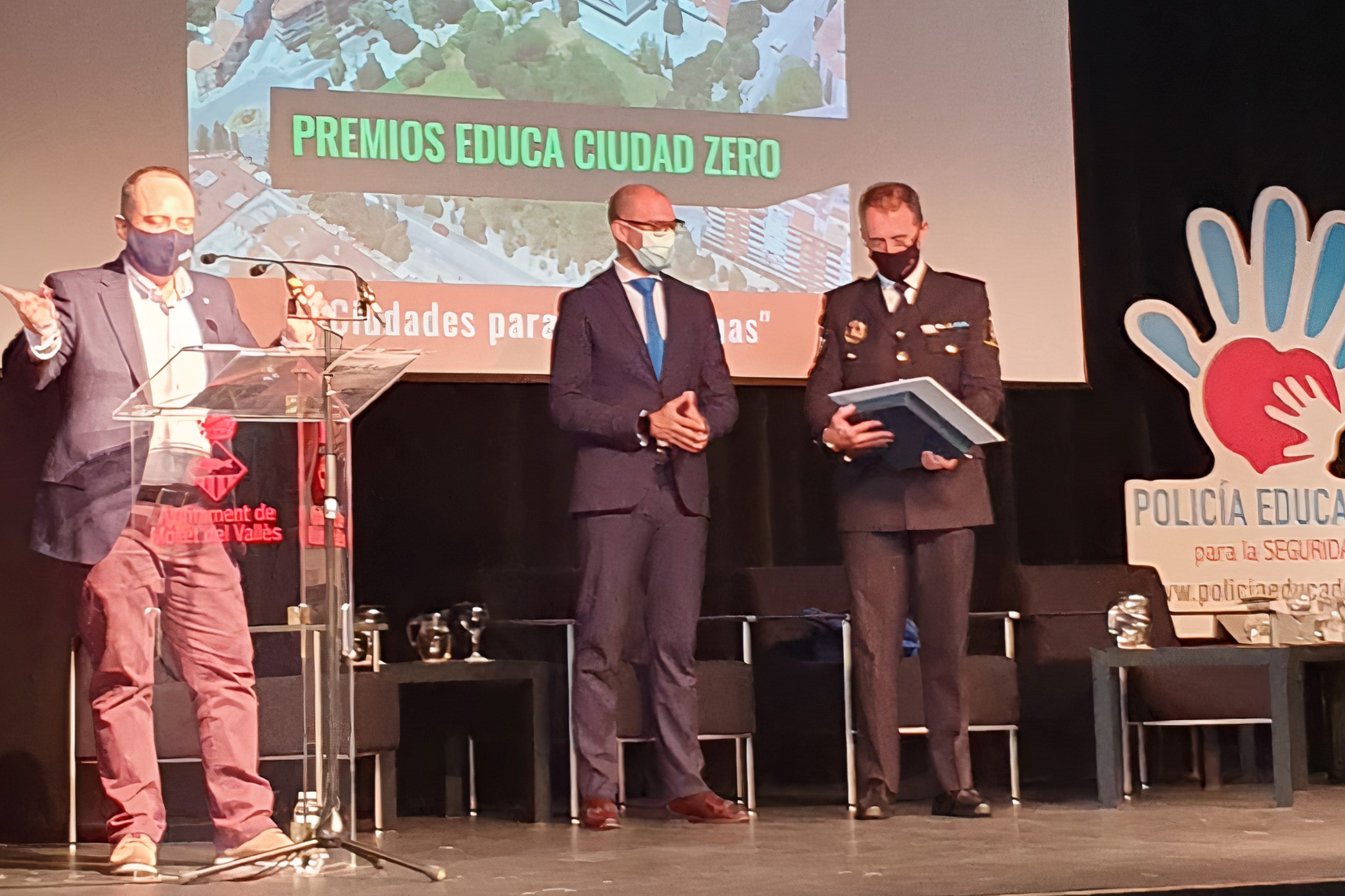 El concejal de Seguridad y Tráfico, Germán Costoya, recogió el galardón