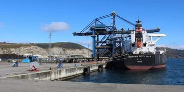 El tráfico del carbón volvió a subir en la segunda mitad de 2021 tras la reactivación temporal de Endesa en As Pontes