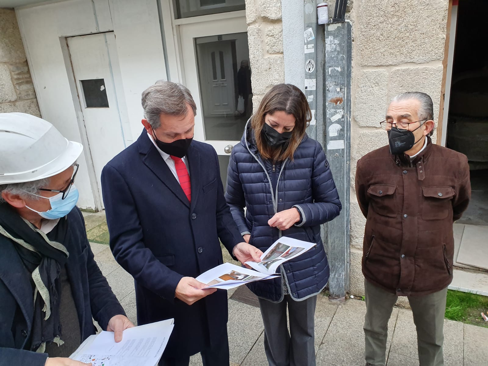 Lara Méndez y José Miñones visitan el casco histórico de Lugo | CONCELLO DE LUGO