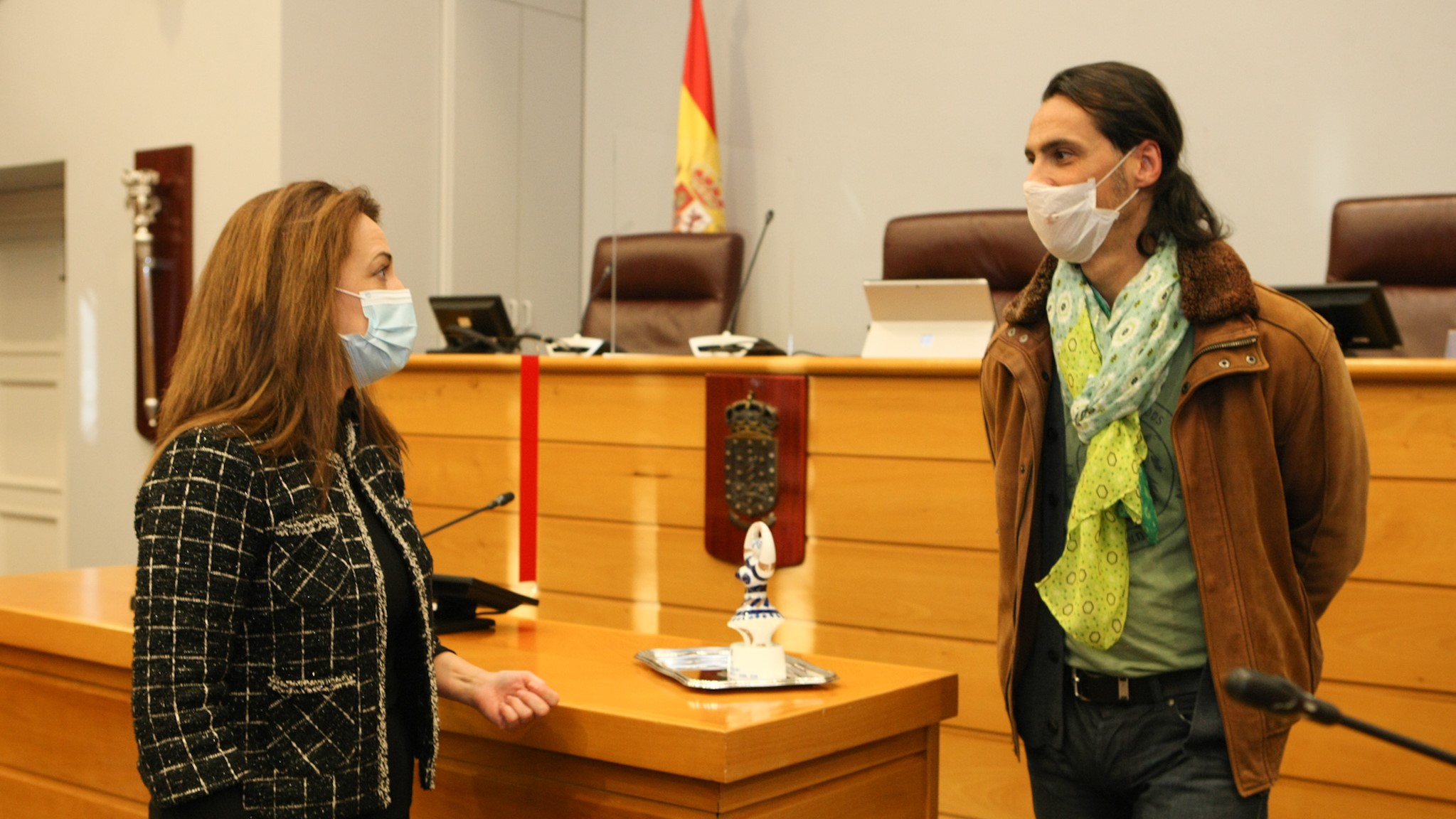 La diputada Sandra González recibe a Yebra en la Diputación | DIPUTACIÓN DE A CORUÑA