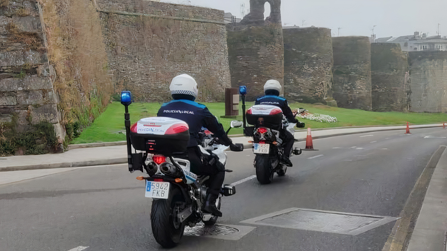 Los agentes locales patrullan la ciudad de Lugo | Cedida