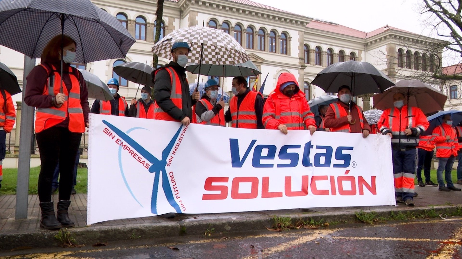 Protesta de trabajadores de Vestas frente a la Xunta | EP
