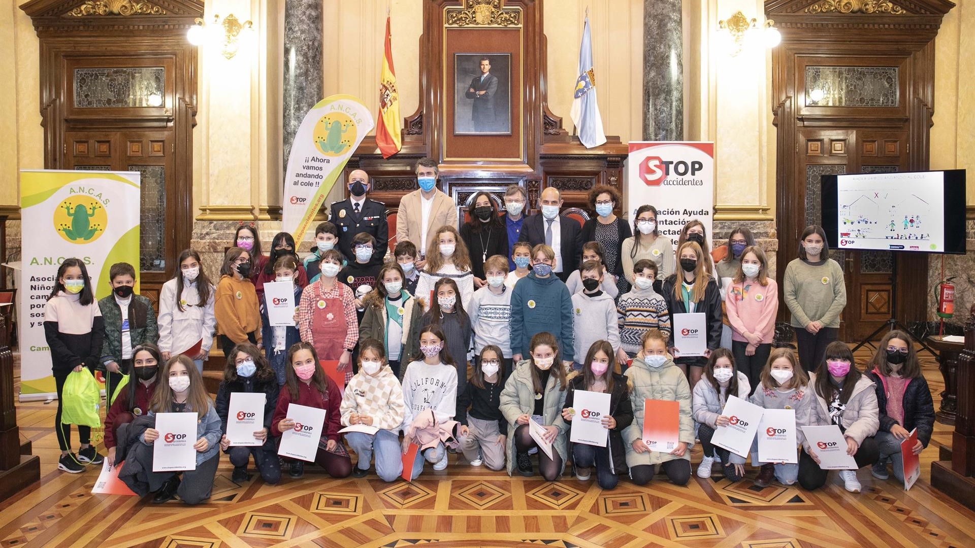Entrega de los premios del concurso escolar 'Ahora vamos andando al cole' | CONCELLO DA CORUÑA