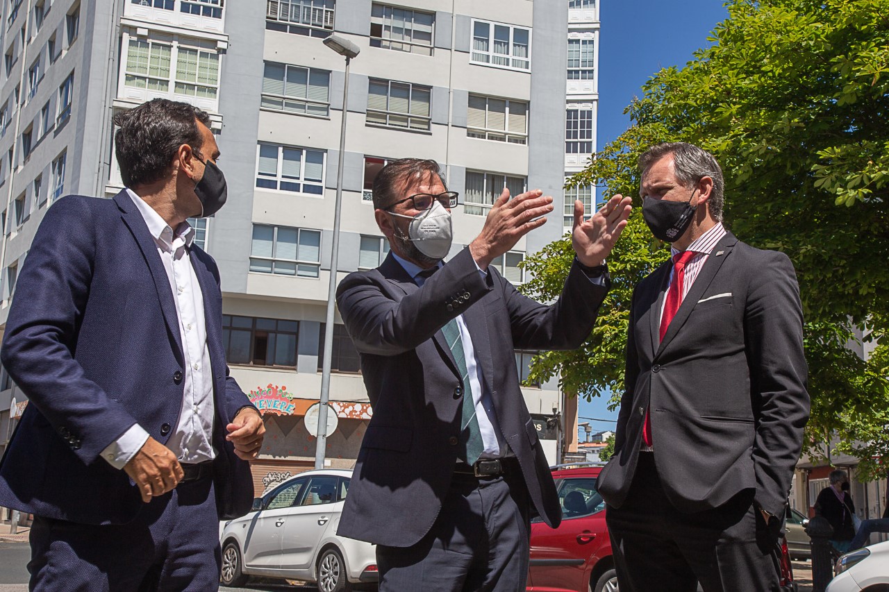 Ángel Mato, durante una visita a la zona de las obras, en el entorno de la Trinchera