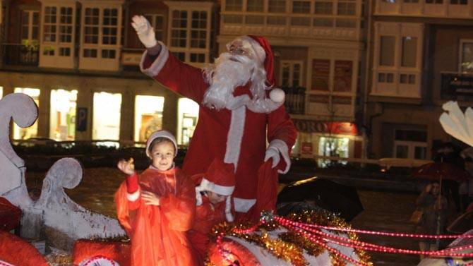Foto de archivo de cabalgata de Papá Noel