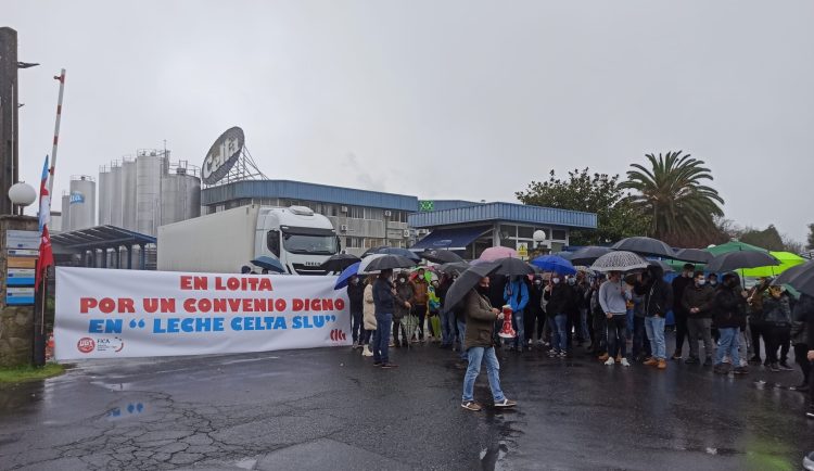 Paro realizado esta mañana a las puertas de la factoría | CIG