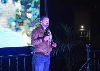 Bernardo Fernández presenta su candidatura en Pontedeume