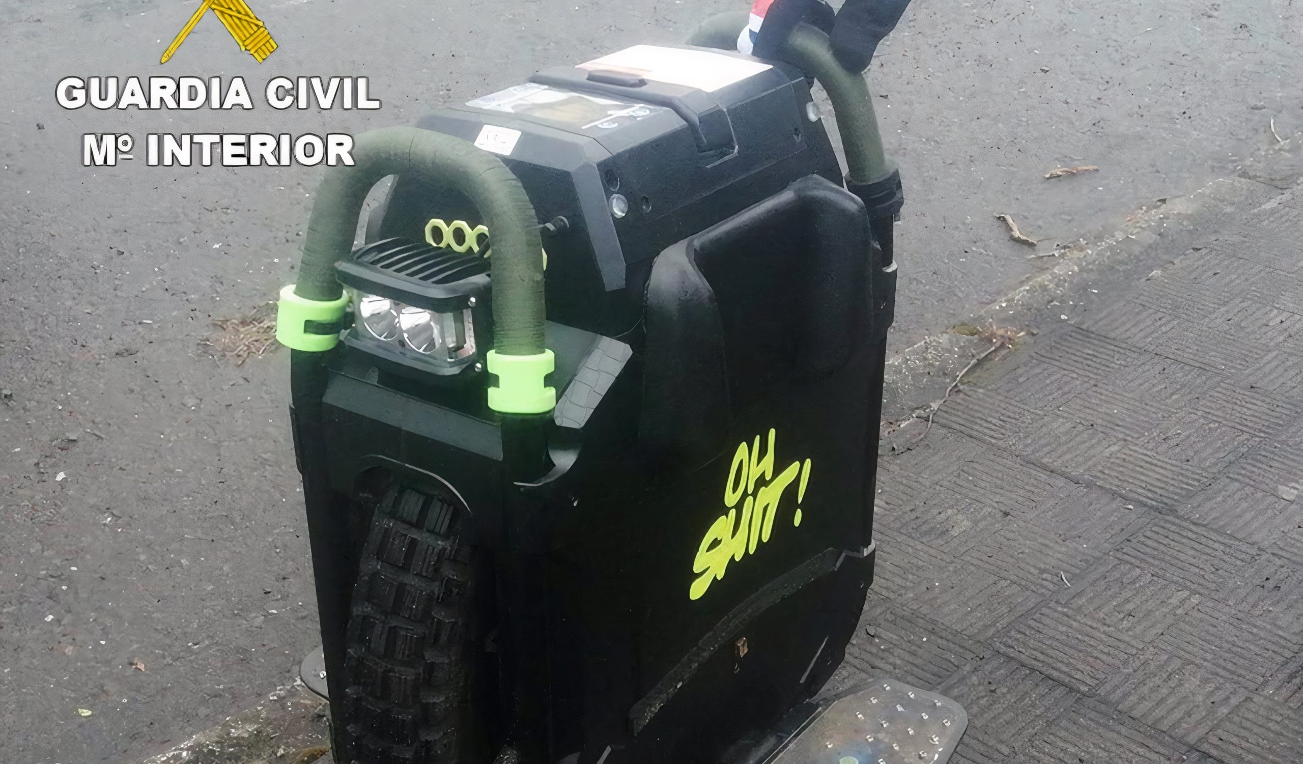 Monociclo eléctrico autoequilibrante intecerptado a un vecino de Cedeira (A Coruña) denunciado por desplazarse en él sin tener permiso de circulación. | GUARDIA CIVIL